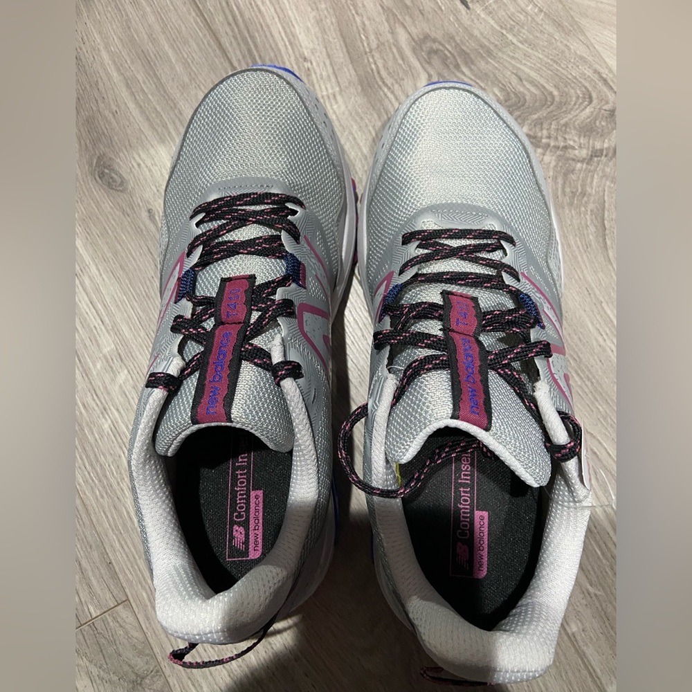 New Balance Women's 410 V8 Trail Running Shoe. Size 9, Wide. Brand New/In Box - Picture 2 of 7
